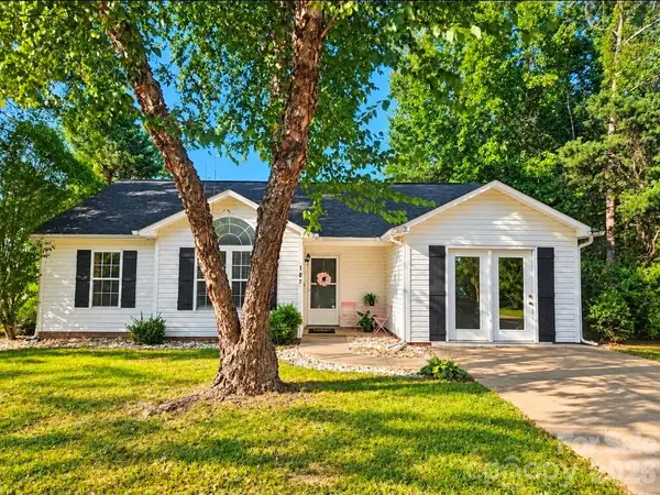 107 E Panther Creek Road, Troutman, NC 28166
