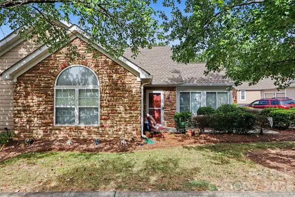 6809 Ledgestone Place, Charlotte, NC 28227