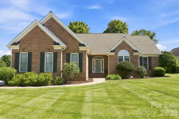 137 Fox Den Circle, Statesville, NC 28677