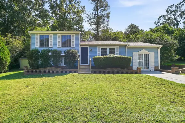 6713 Rocklake Drive, Charlotte, NC 28214