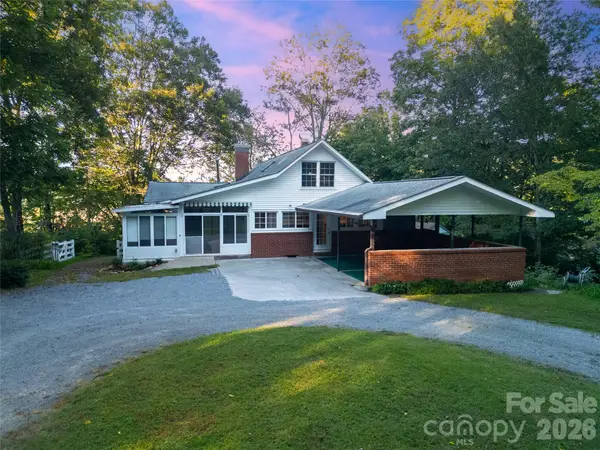 4392 Island Ford Road, Brevard, NC 28712