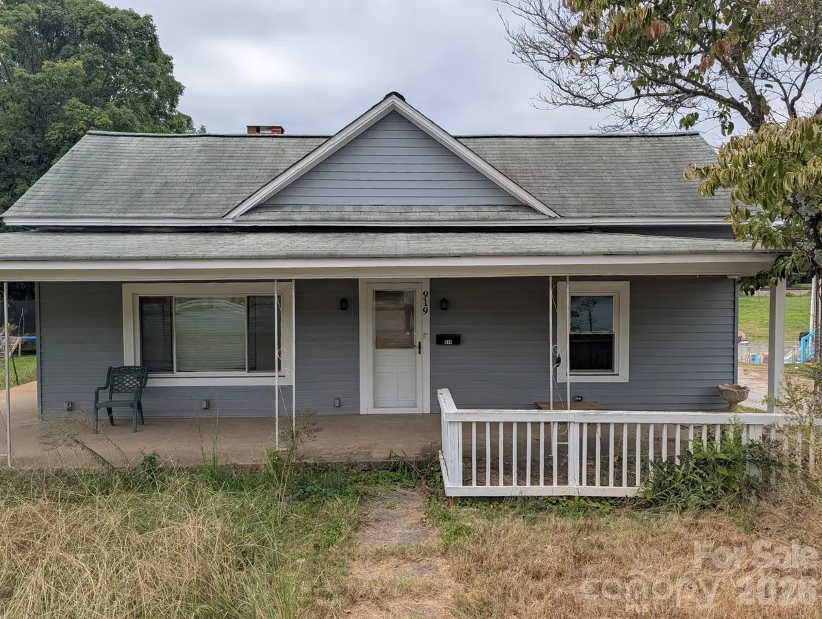 919 W 1st Street, Lowell, NC 28098 - #1