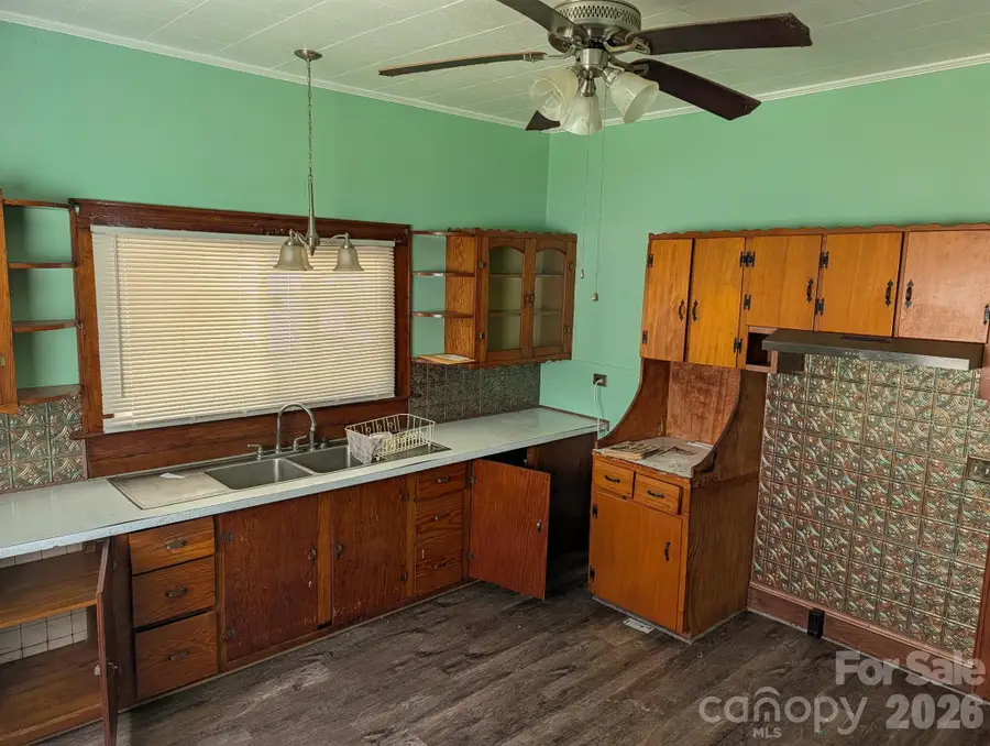 919 W 1st Street, Lowell, NC 28098 - #2