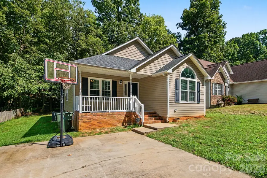 1560 Cambridge Heights Place Nw, Concord, NC 28027 - #2