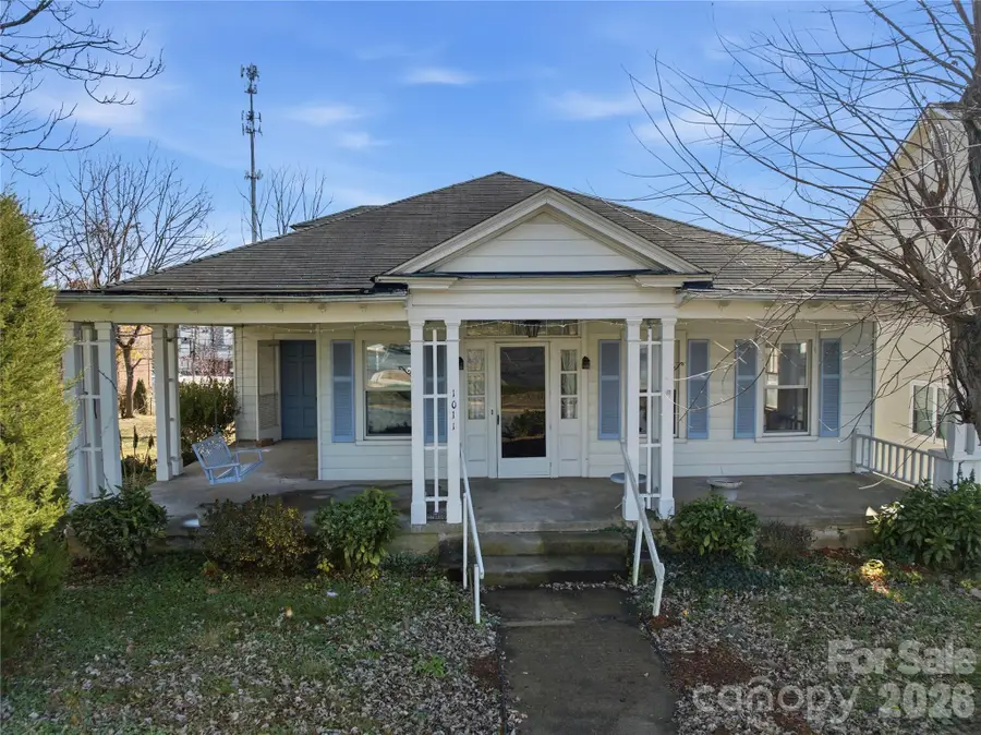 1011 Ashe Avenue Nw, Lenoir, NC 28645 - #2