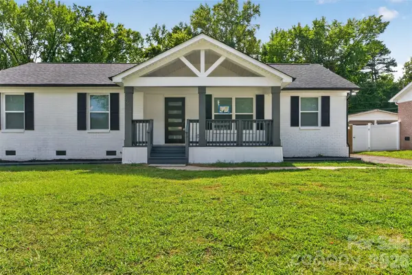 3001 Dalecrest Drive, Charlotte, NC 28269