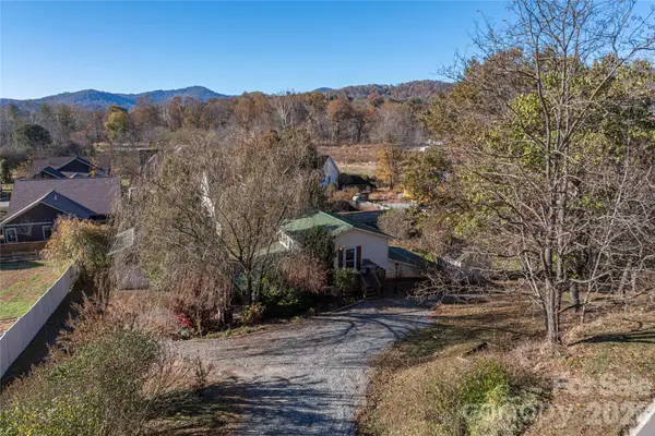 223 Davidson Road, Swannanoa, NC 28778