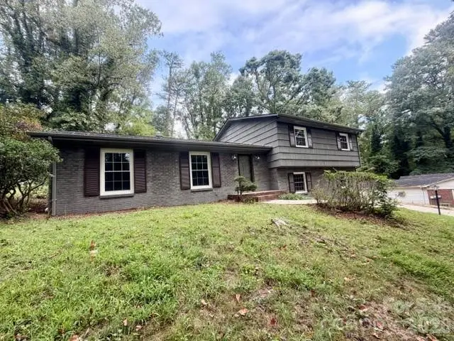 845 Cherokee Place Sw, Lenoir, NC 28645 - #2
