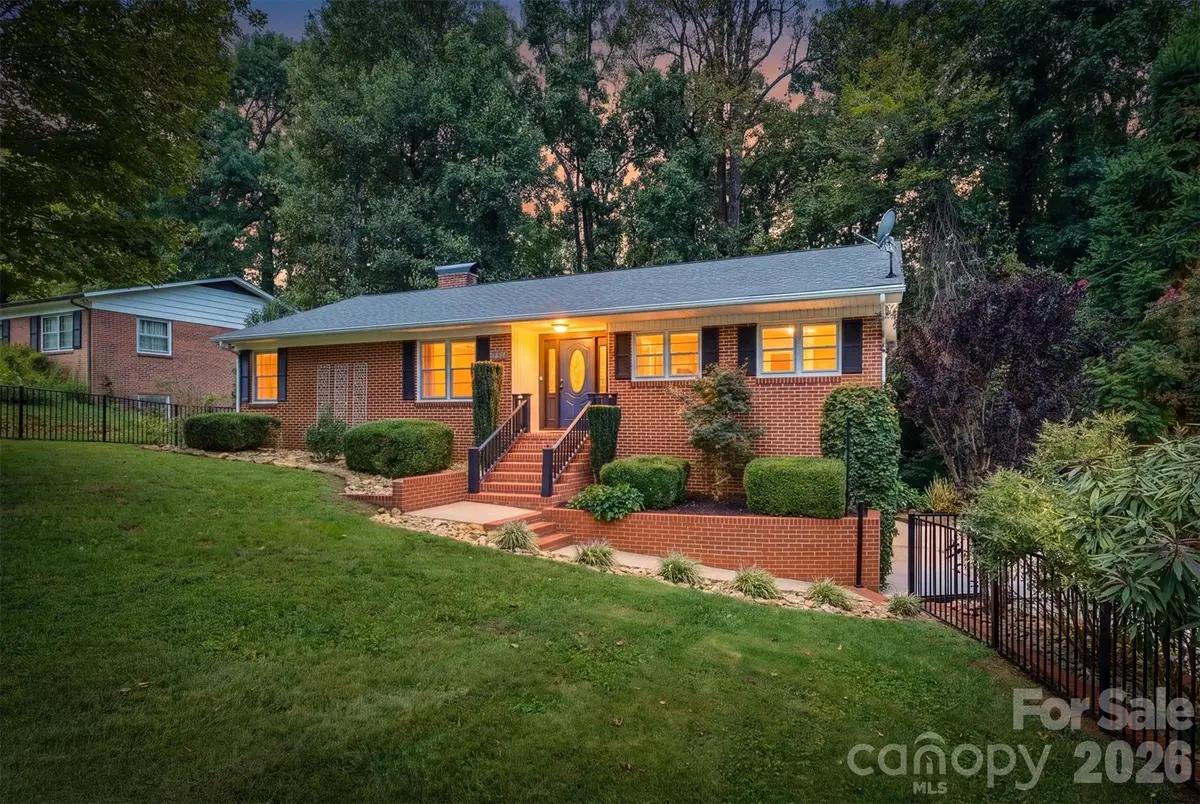 146 Maehill Place Sw, Lenoir, NC 28645 - #1