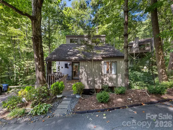16 Cedarwood Drive, Asheville, NC 28803