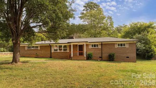 6400 Elmwood Circle, Charlotte, NC 28214