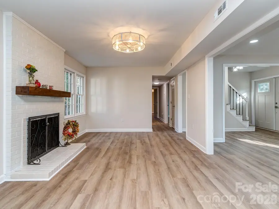 2041 Glouchester Circle, Charlotte, NC 28226 - #3