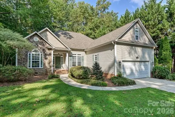 2715 Lakeview Circle, Matthews, NC 28105