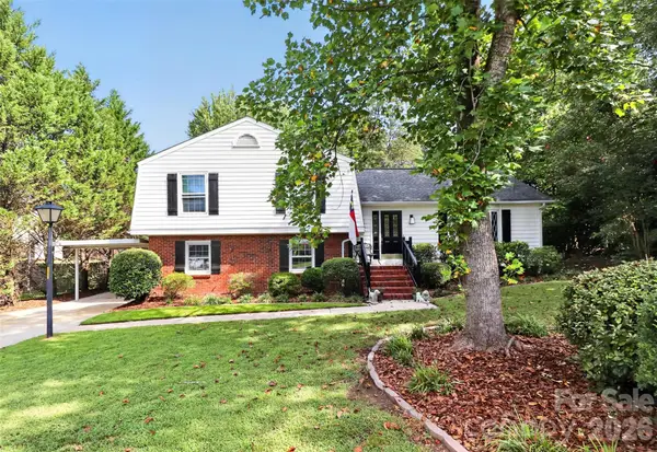 10743 Osprey Drive, Charlotte, NC 28226