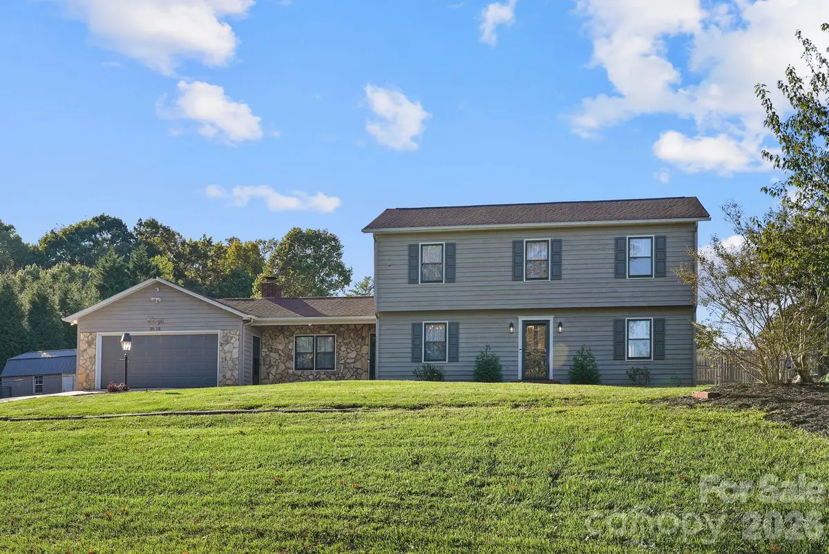 5976 Gold Creek Estate Drive, Hickory, NC 28601 - #1