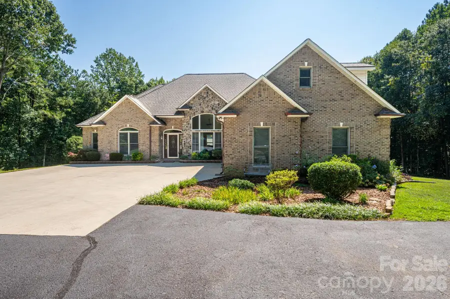 145 Chippawa Drive, Dallas, NC 28034 - #2