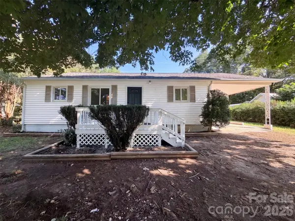 131 Highland Point Avenue, Harmony, NC 28634