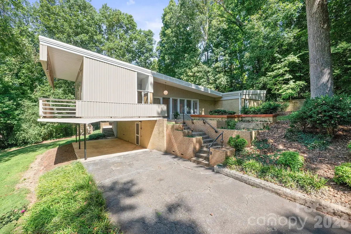 220 30th Avenue Nw, Hickory, NC 28601 - #1