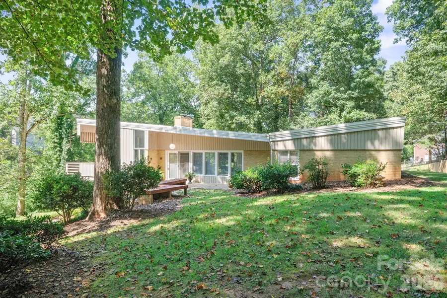 220 30th Avenue Nw, Hickory, NC 28601 - #2