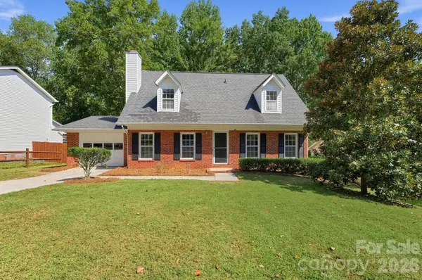 6240 Round Hill Road, Charlotte, NC 28211