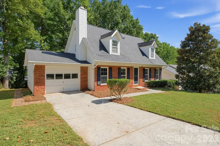 6240 Round Hill Road, Charlotte, NC 28211 - #2
