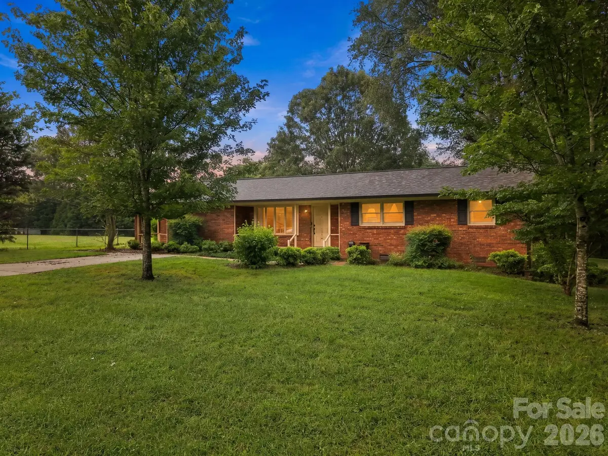 1536 Nottingham Drive, Newton, NC 28658 - #1