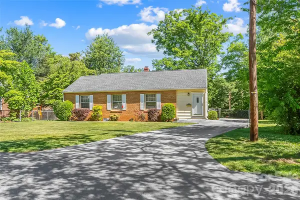 19 Wilburn Road, Asheville, NC 28806