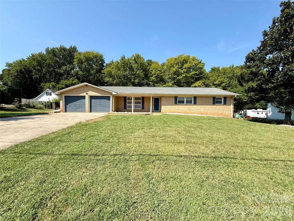 213 Lakeview Drive, Harrisburg, NC 28075 - #1