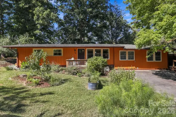 16 Melton Drive, Asheville, NC 28805