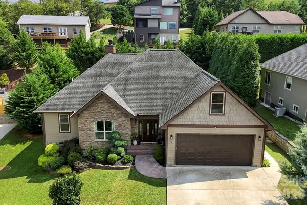 9 Pondberry Court, Asheville, NC 28806