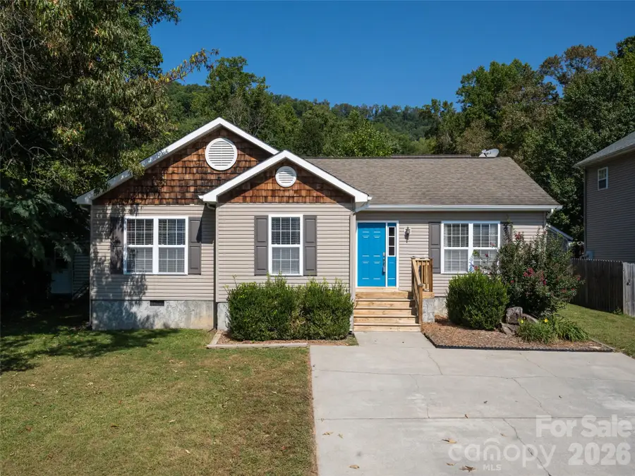 151 W Newberry Drive, Fletcher, NC 28732 - #2