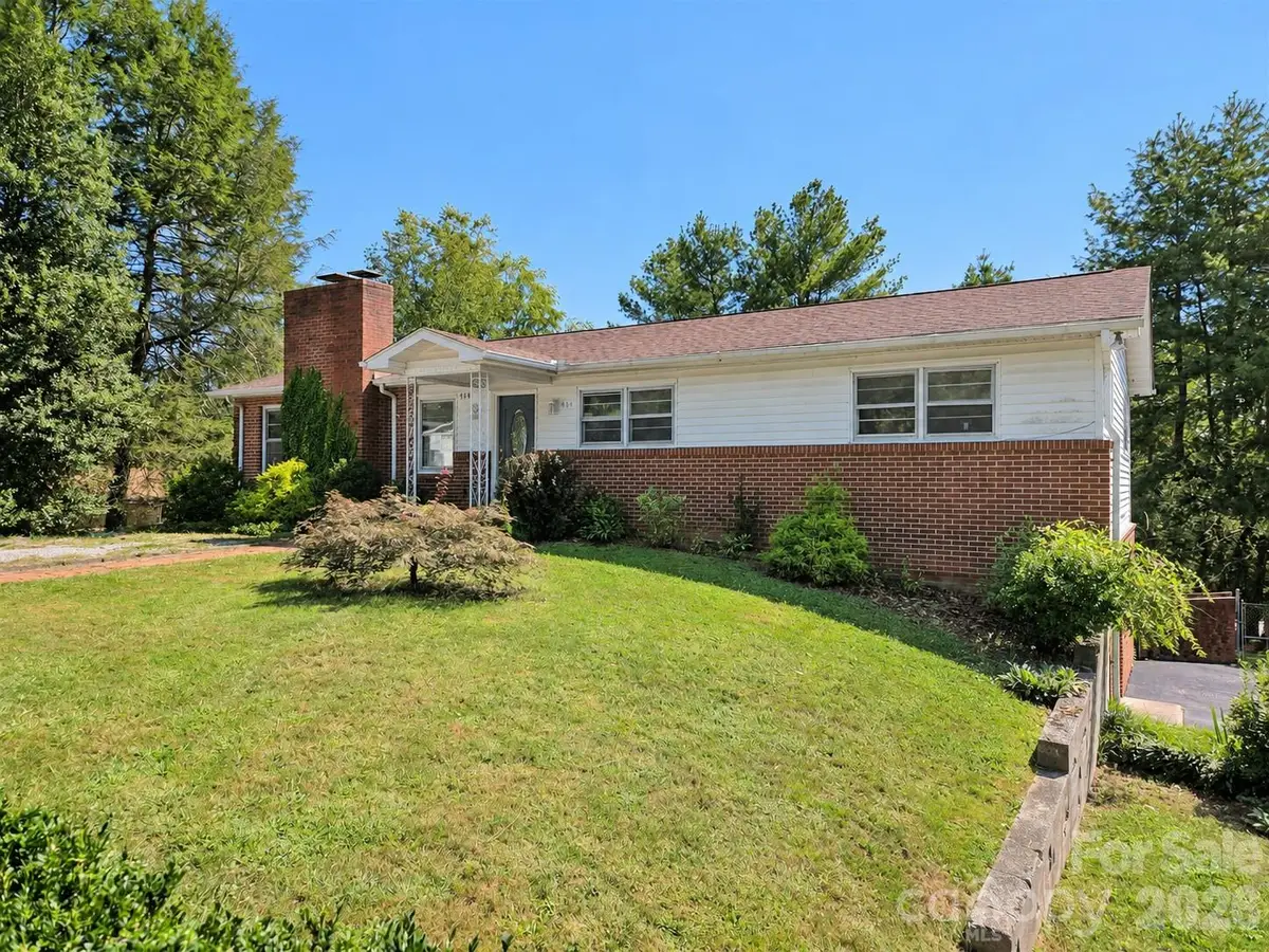 414 Heather Circle, Hendersonville, NC 28739 - #1
