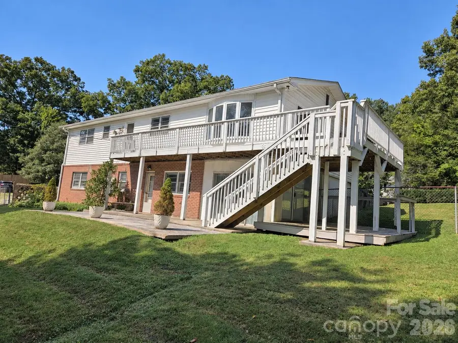 414 Heather Circle, Hendersonville, NC 28739 - #3