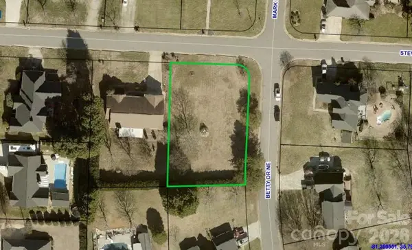 3736 Steve Ikerd Drive Ne, Hickory, NC 28601
