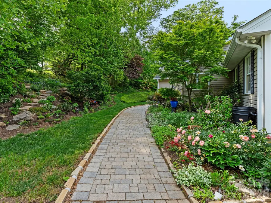 15 Baird Alley, Asheville, NC 28804 - #3