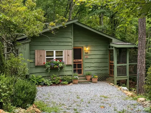 548 Bear Cub Drive, Spruce Pine, NC 28777