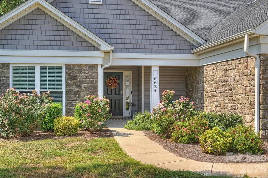 6625 Glenlivet Court, Charlotte, NC 28278 - #2