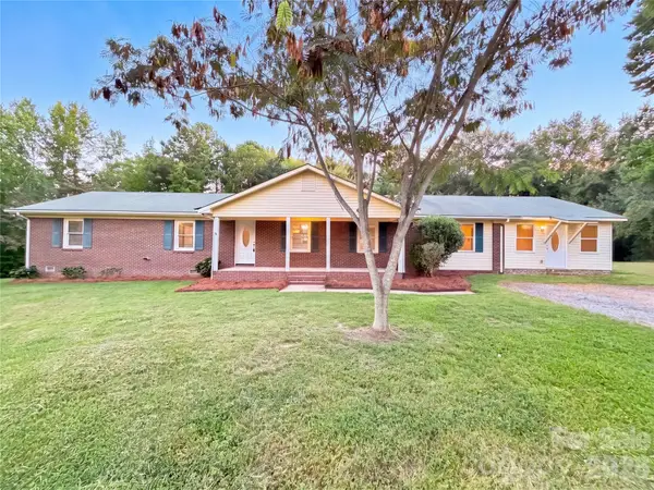 15408 Shawnee Trail, Matthews, NC 28104