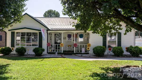 2008 Walt Arney Road, Lenoir, NC 28645