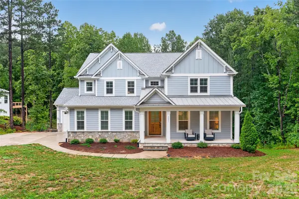 6601 Harbor Oaks Drive, Denver, NC 28037