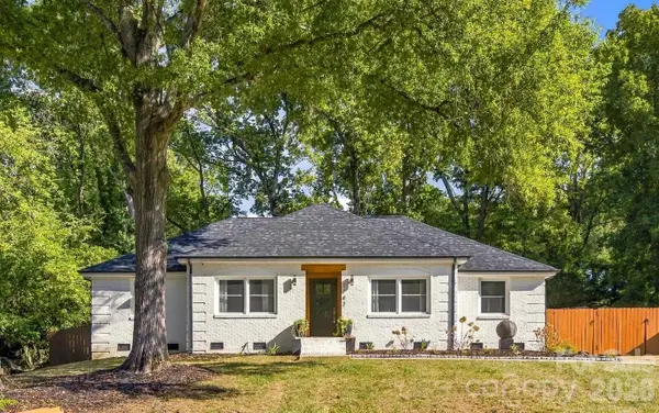 1142 Fox Run Drive, Charlotte, NC 28212