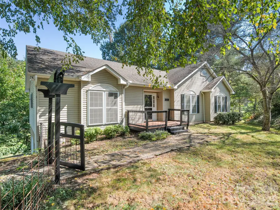 126 Ridgeline Road, Clyde, NC 28721 - #2
