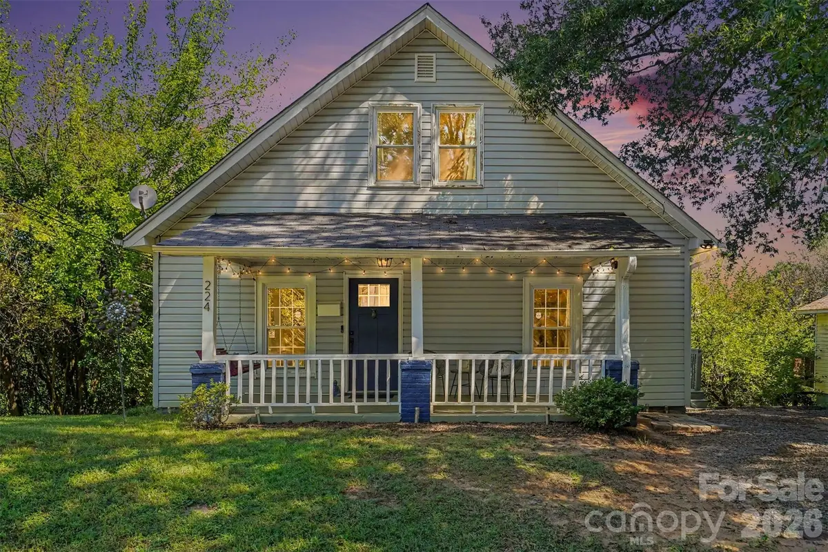 224 E Catawba Avenue, Mooresville, NC 28115 - #1
