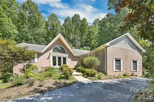 4311 Cove Loop Road, Hendersonville, NC 28739