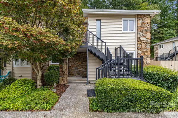 341 N Britton Creek Court, Hendersonville, NC 28791