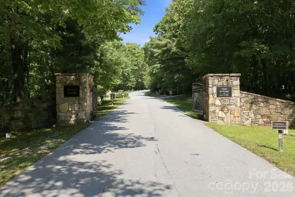 2619 Trays Island Road, Sapphire, NC 28774