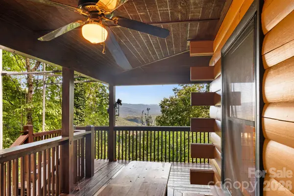 355 Oak Ridge Lane, Whittier, NC 28789