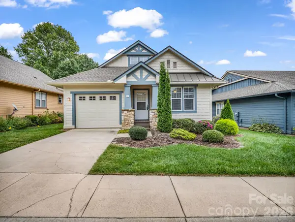 13 Gray Wolf Lane, Hendersonville, NC 28792