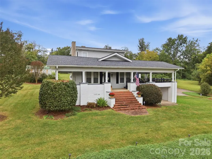 110 Burkemont Avenue, Morganton, NC 28655 - #2