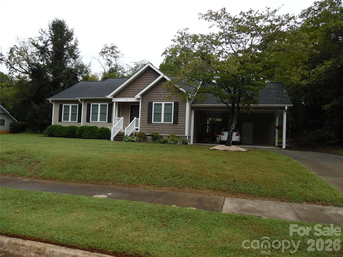 216 W 7th Street, Newton, NC 28658 - #1